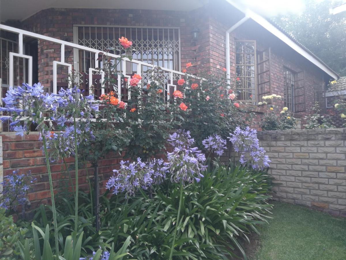 Clarens Cottages Kültér fotó